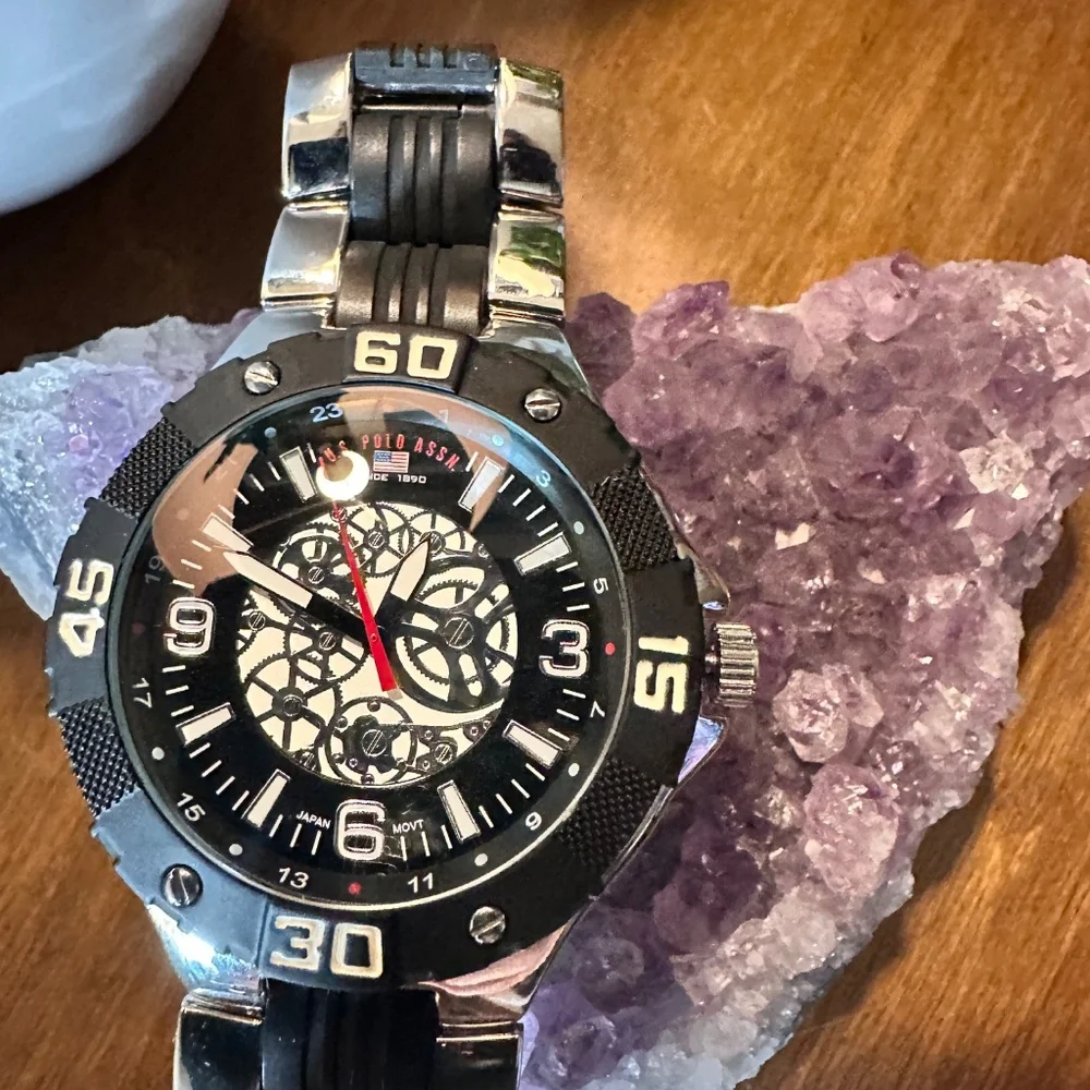 Watch - Picture 4 of 9